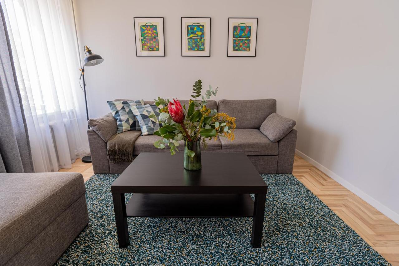Lovely Apartment In The City Center คอนัส ภายนอก รูปภาพ